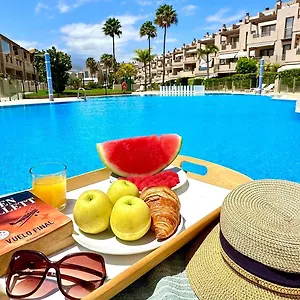 https://apartamento-en-playa-de-la-tejita.adeje-hotels.com
